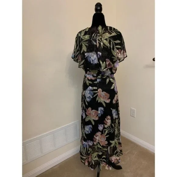 New Gabby Skye Chiffon Dress. - Picture 2 of 5